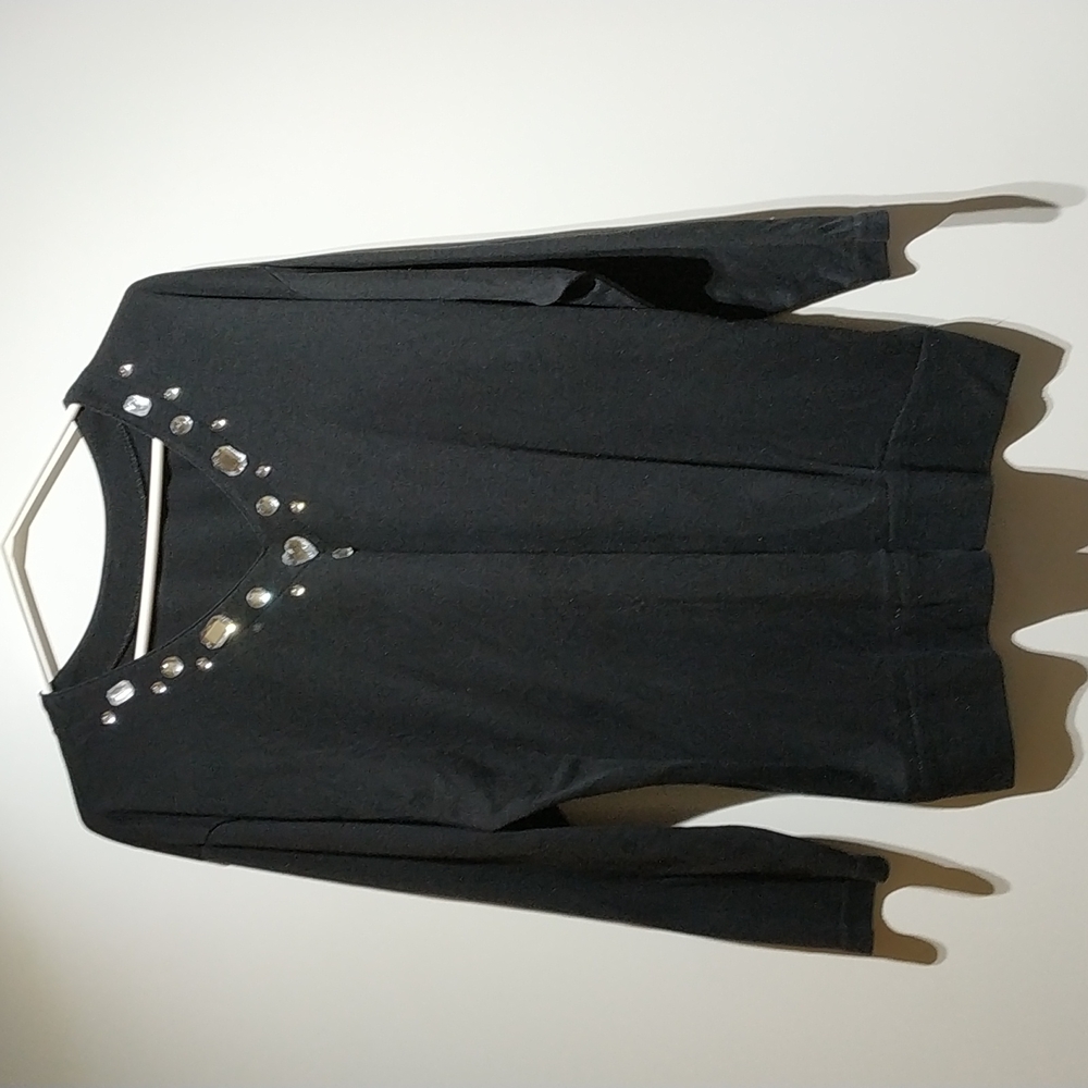Black jewel embollised V neck shirt Made in Canada  size XL